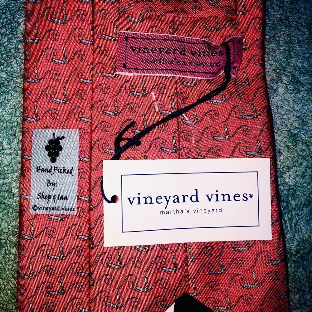 NWT Men's Vineyard Vines 100% Silk Tie Surfer Waves 🌊 - Picture 4 of 4